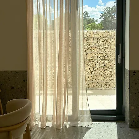 מלון דירות Aliz Cu Frontala La Mare 3*