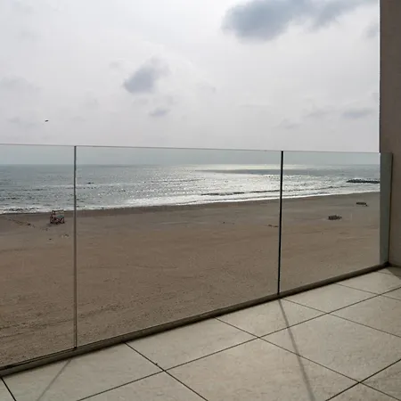 מלון דירות Aliz Cu Frontala La Mare